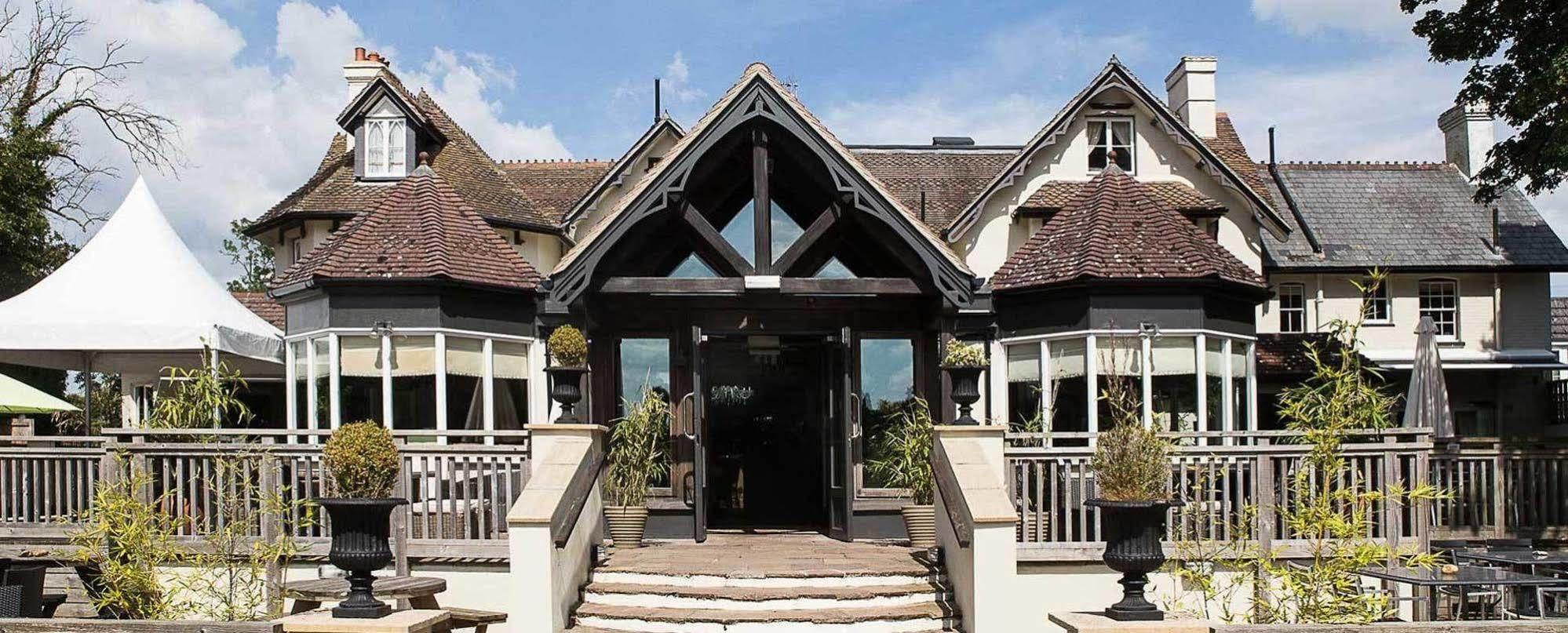 Bear Of Burton Hotel Christchurch  Exterior photo
